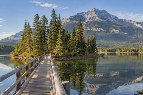 Pyramid lake island — Calgary / YYC → Jasper.